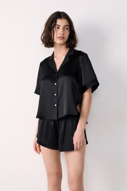 Short-sleeved silk pyjama shirt;${refinementColor}