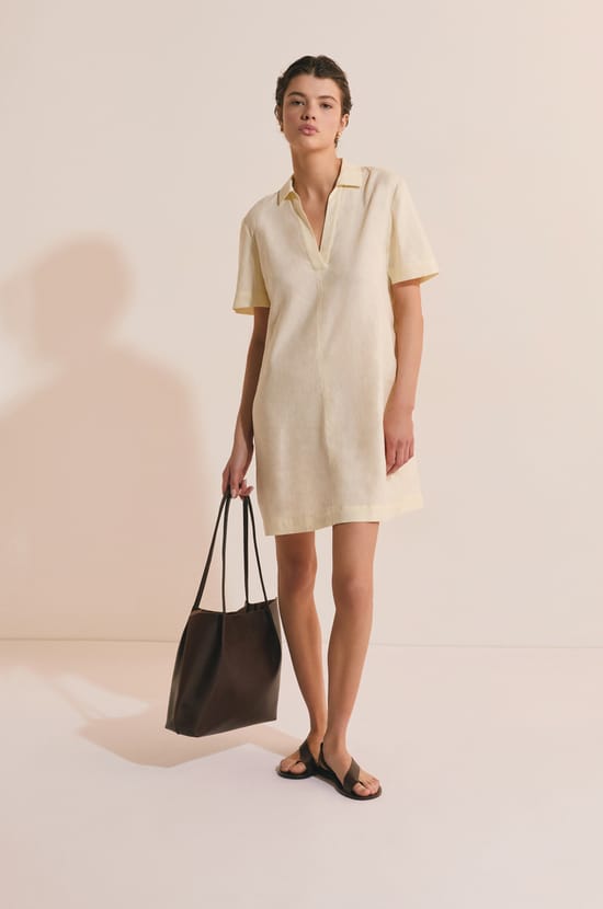 Robe courte avec lin;${refinementColor}