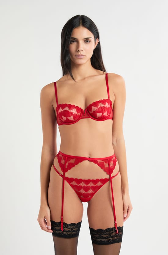 Porte jarretelle en broderie c&oelig;urs;${refinementColor}