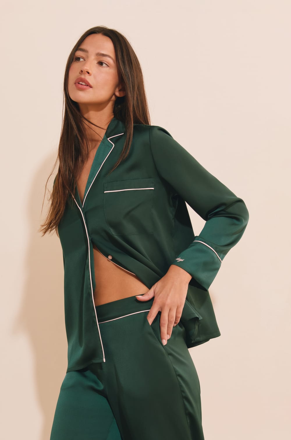 Chemise satin&eacute;e;${refinementColor}
