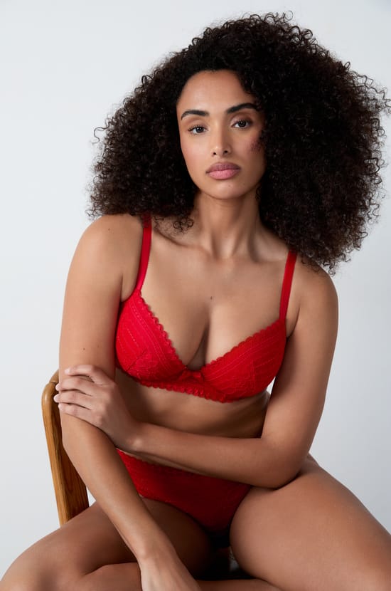 Bra con foam de encaje. Copa D-E;${refinementColor}