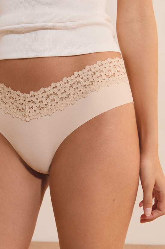 Braga brasile&ntilde;a en forma de V de microfibra y encaje;${refinementColor}