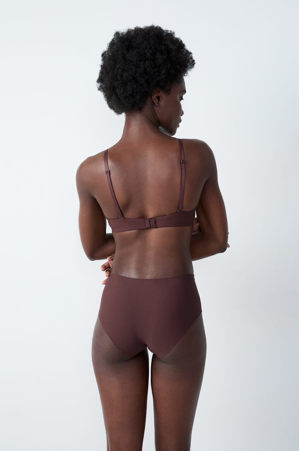 Bra Nº  2 - Push-up escote pronunciado;${refinementColor}