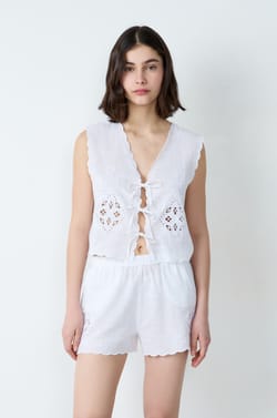 Top en coton brodé à nœuds;${refinementColor}