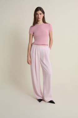 T-Shirt mit kurzen &Auml;rmeln und Rundhals Ausschnitt;${refinementColor}