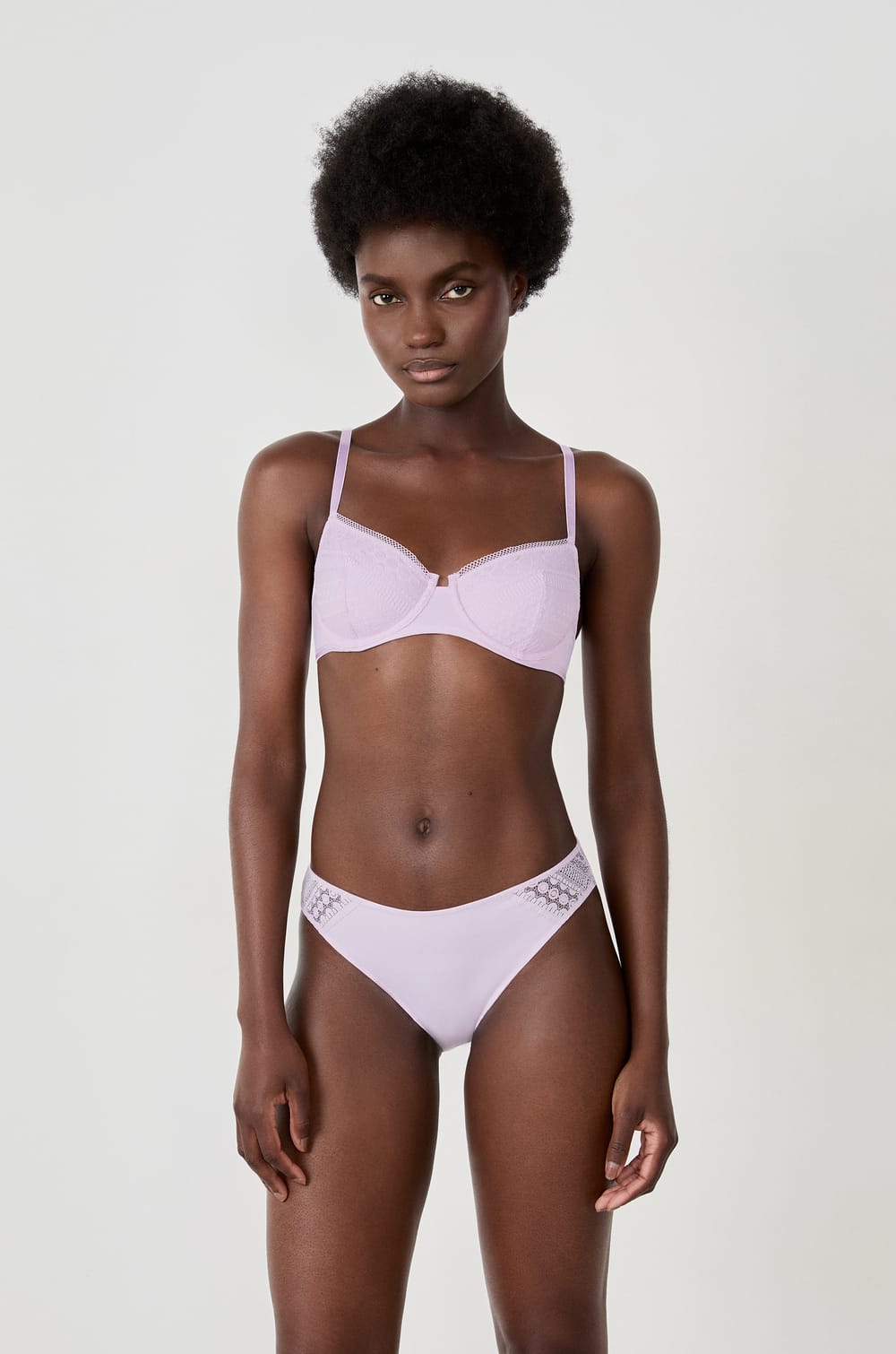 Panty con detalles de encaje;${refinementColor}