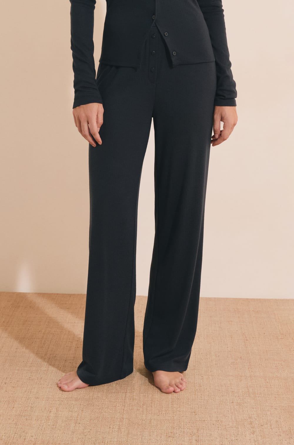 Pantalon de pyjama avec boutons;${refinementColor}