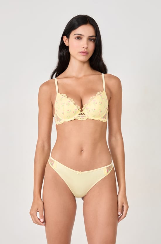 Slip mit bestickten Details;${refinementColor}