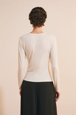 T-shirt manches longues drap&eacute; col V;${refinementColor}