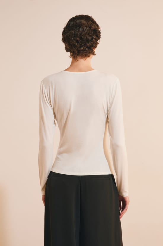 T-shirt manches longues drap&eacute; col V;${refinementColor}
