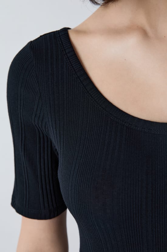 Body en coton côtelé;${refinementColor}