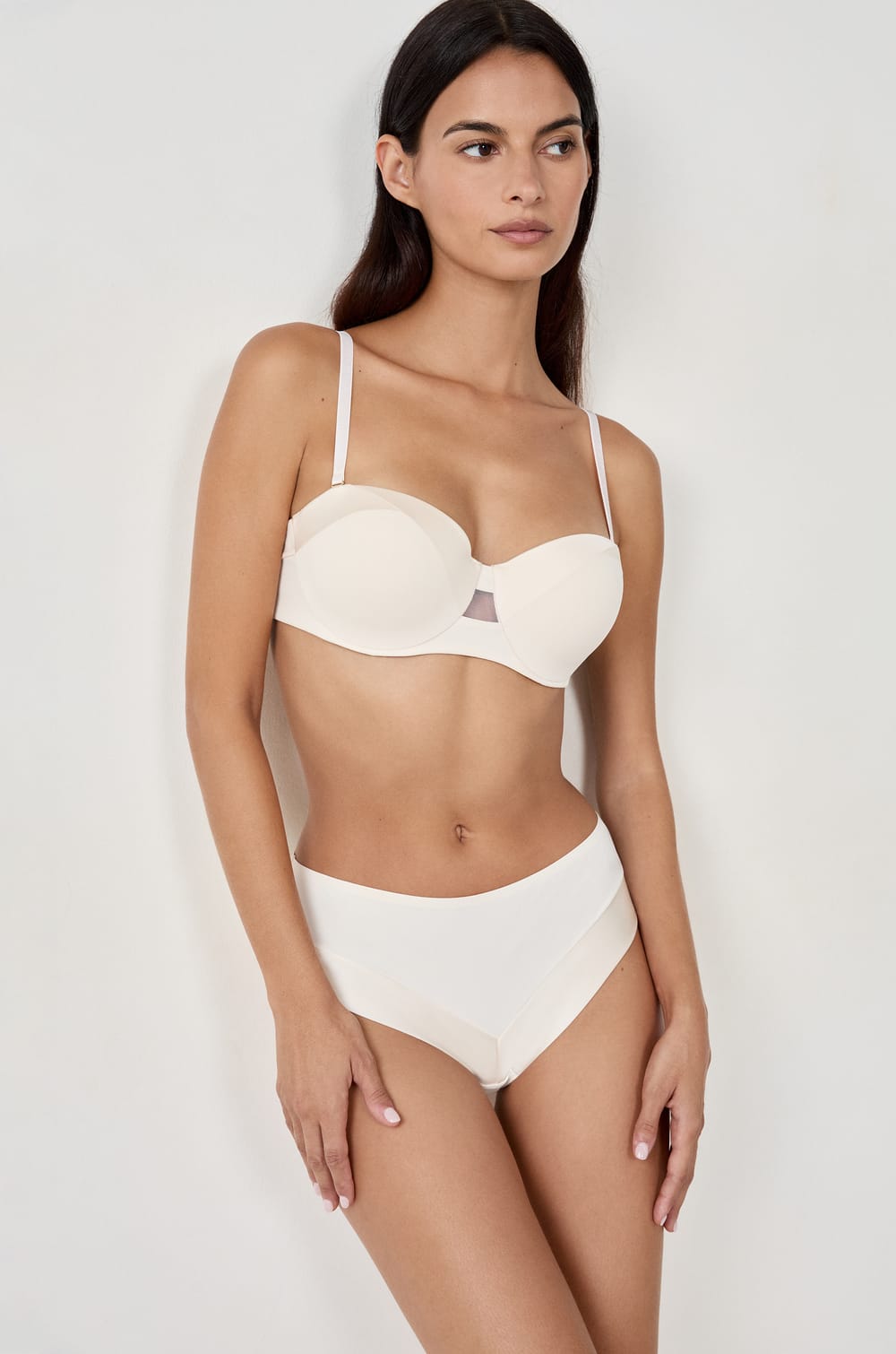 Braguita de microfibra satinada;${refinementColor}