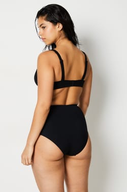 Underwired Triangle Bikini Top;${refinementColor}