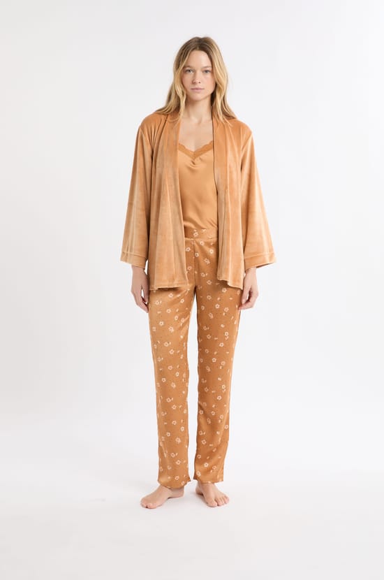 Ensemble de pyjama 3 pièces satiné à motifs fleurs;${refinementColor}