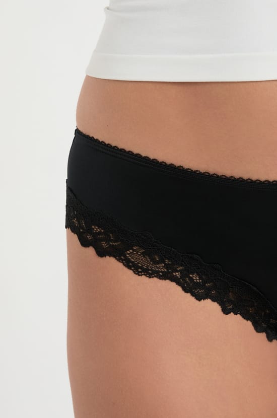 Shorty en microfibre d&eacute;tails dentelle;${refinementColor}