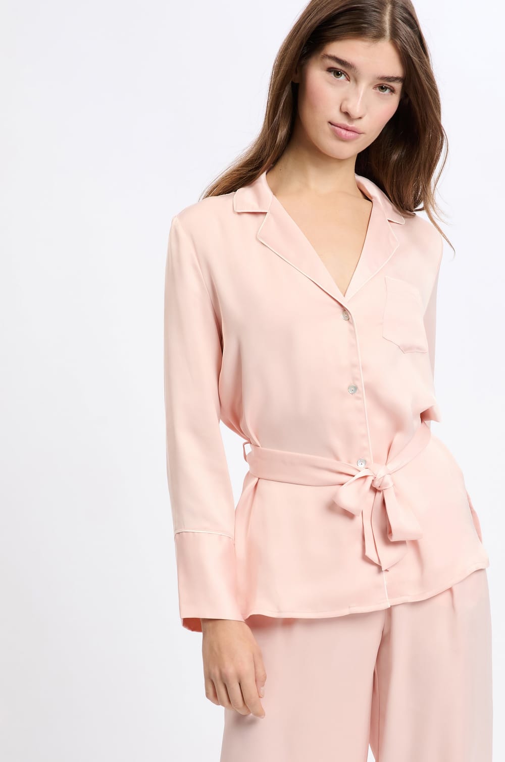 Chemise de nuit satinée;${refinementColor}