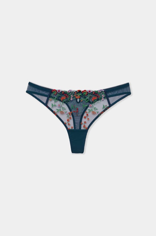 String en tulle brodé;${refinementColor}
