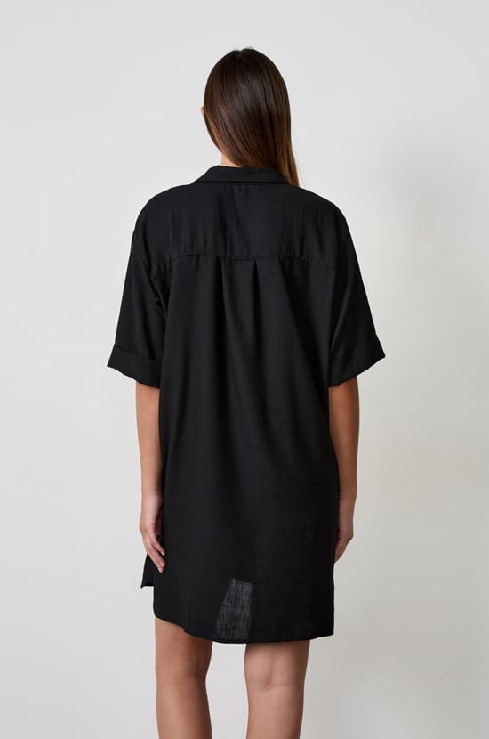 Robe chemise;${refinementColor}