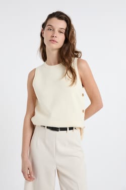Sleeveless Buttoned Sweater;${refinementColor}