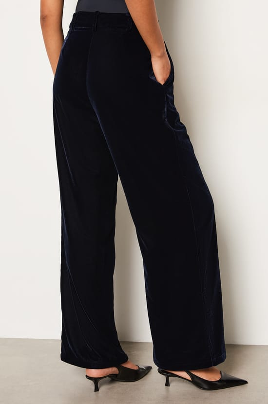 Pantalon fluide en velours;${refinementColor}