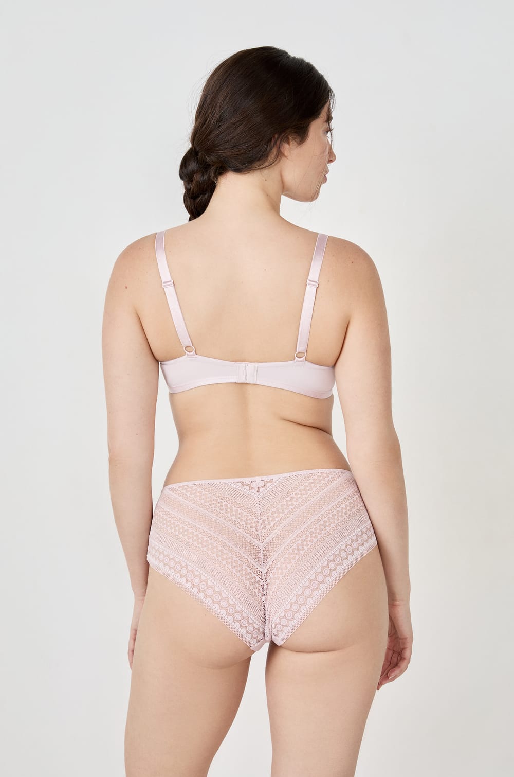 Sujetador N.4 - Copas finas;${refinementColor}