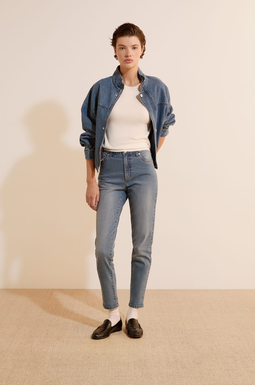 Slim Cut Jeans;${refinementColor}