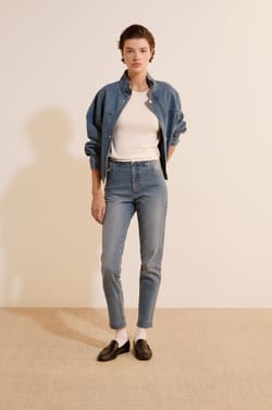 Slim Cut Jeans;${refinementColor}