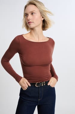 T-shirt col bateau avec laine;${refinementColor}