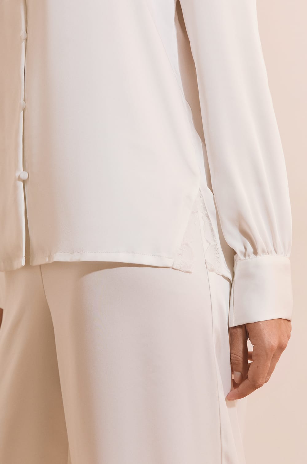 Chemise de pyjama satin&eacute;e;${refinementColor}