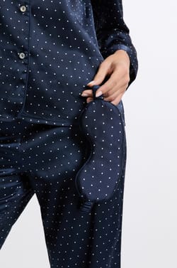 Pyjama 2 pi&egrave;ces &agrave; motifs avec masque;${refinementColor}