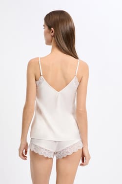 Caraco satiné détails dentelle;${refinementColor}