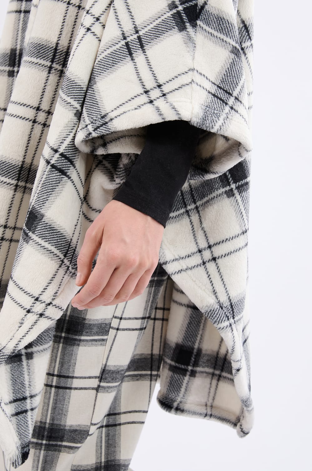 Poncho ohne Ärmel mit Fleece-Effekt;${refinementColor}