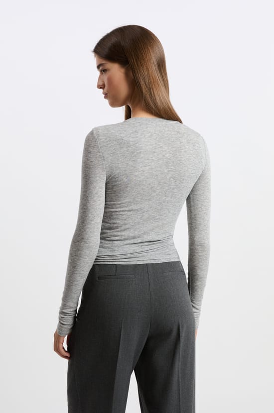 Round neck t-shirt with wool;${refinementColor}