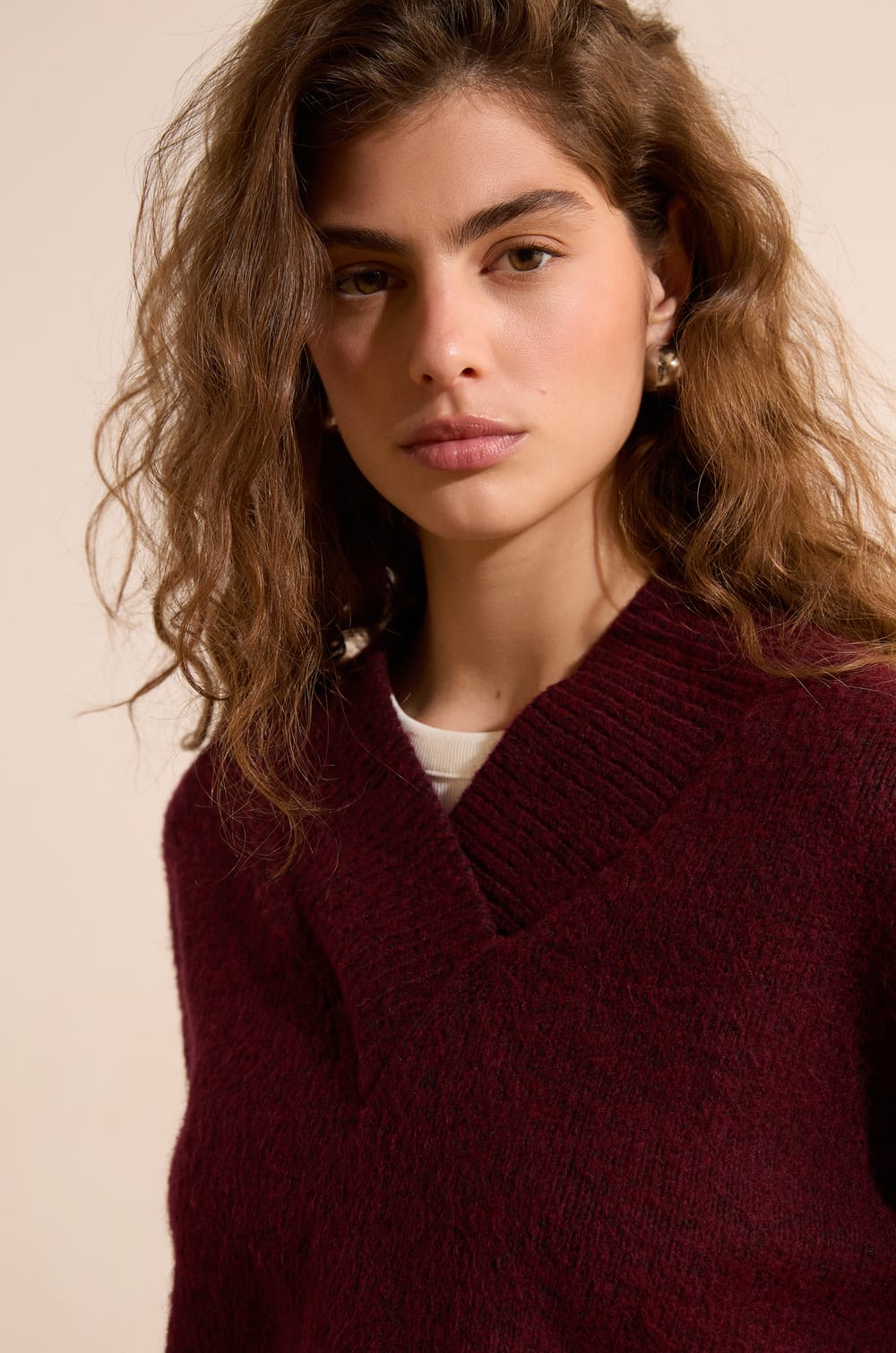 Pull col V en maille;${refinementColor}