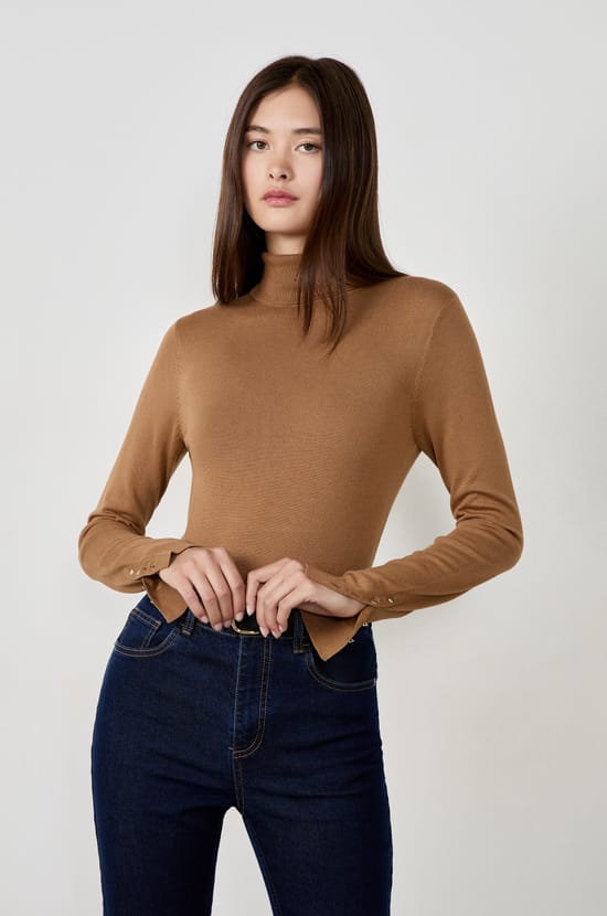 Turtleneck Sweater;${refinementColor}