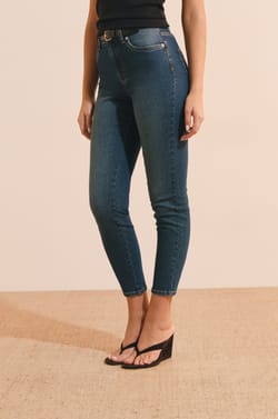 Jean coupe slim;${refinementColor}