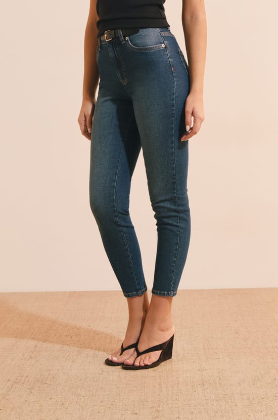 Slim Cut Jeans;${refinementColor}