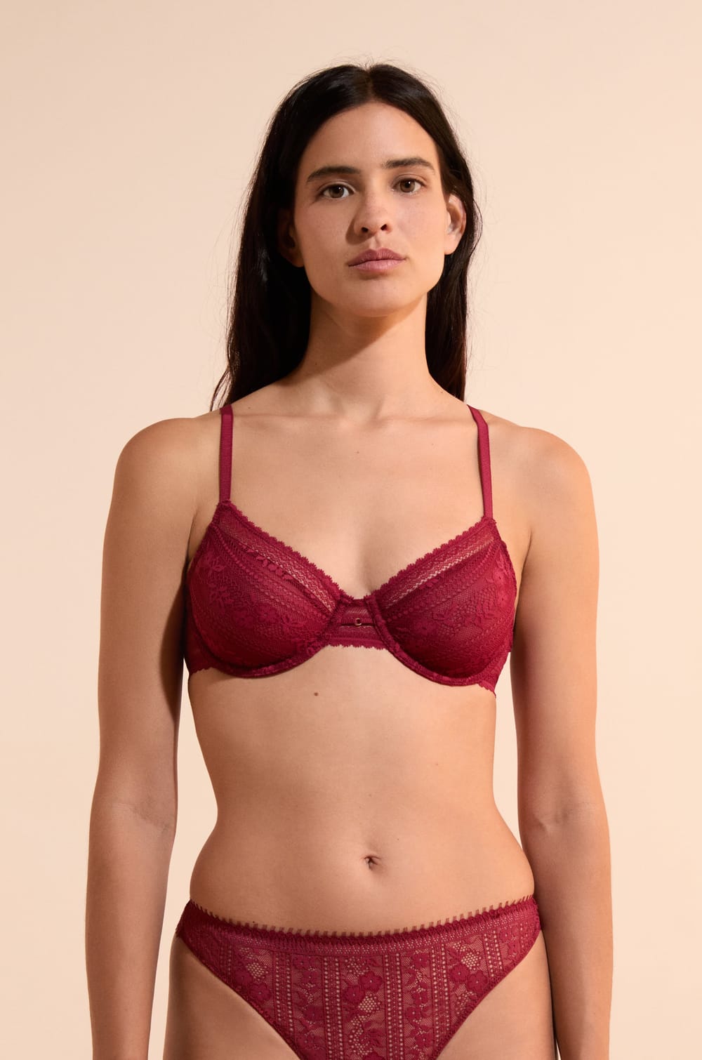 Soutien-gorge en dentelle avec bijou dor&eacute;;${refinementColor}