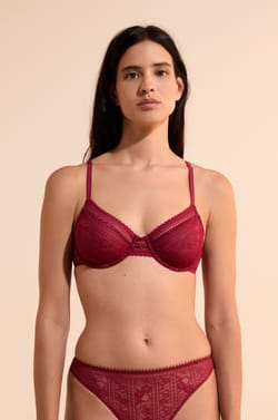 Soutien-gorge en dentelle avec bijou dor&eacute;;${refinementColor}