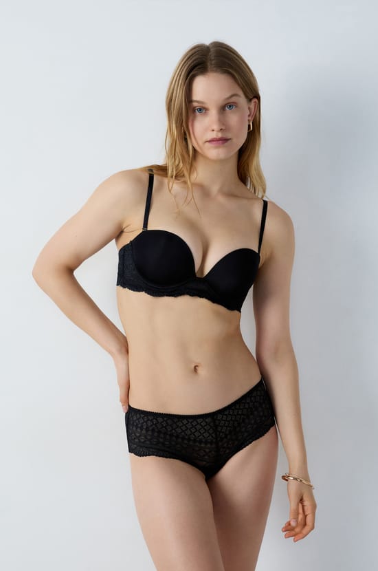 Lace Shorty;${refinementColor}