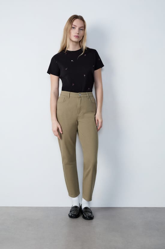 Straight Trousers;${refinementColor}