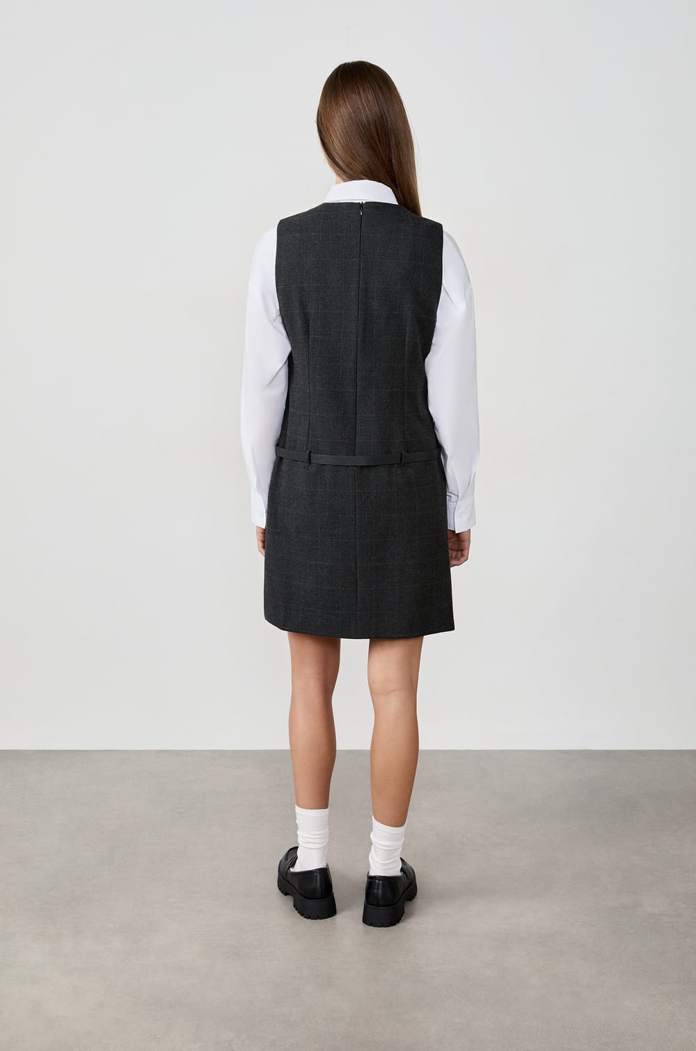 Robe courte sans manches avec ceinture;${refinementColor}