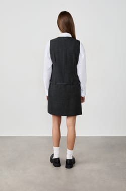 Robe courte sans manches avec ceinture;${refinementColor}