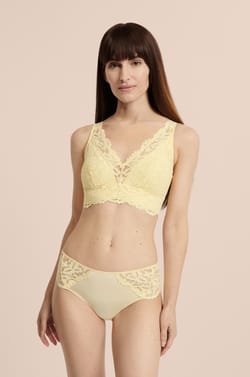 Wireless Triangle Bra Post-Mastectomy;${refinementColor}
