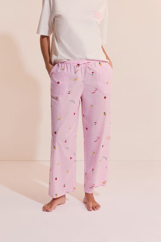 Pantalon &agrave; carreaux avec motifs fruits;${refinementColor}