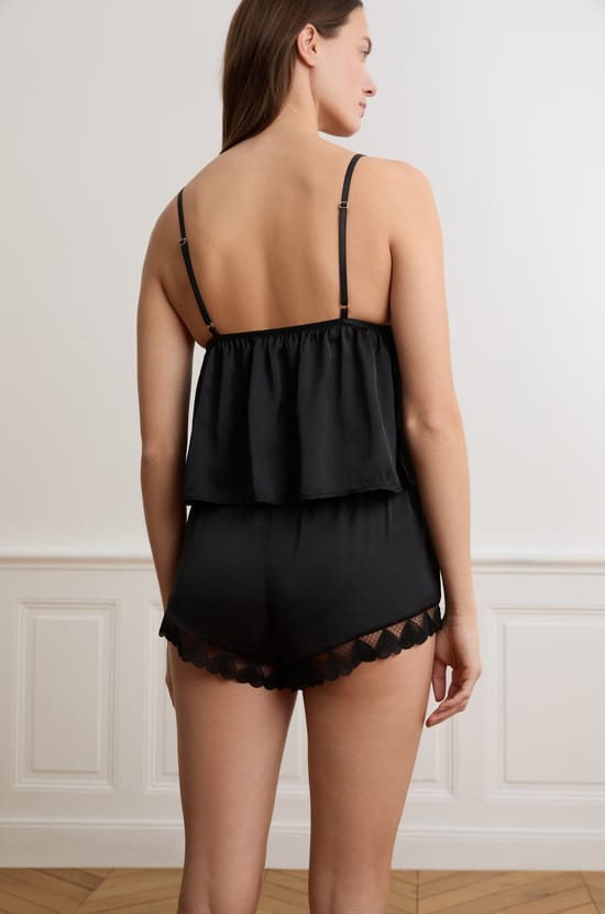 Short de pyjama brod&eacute; &agrave; motifs c&oelig;urs;${refinementColor}