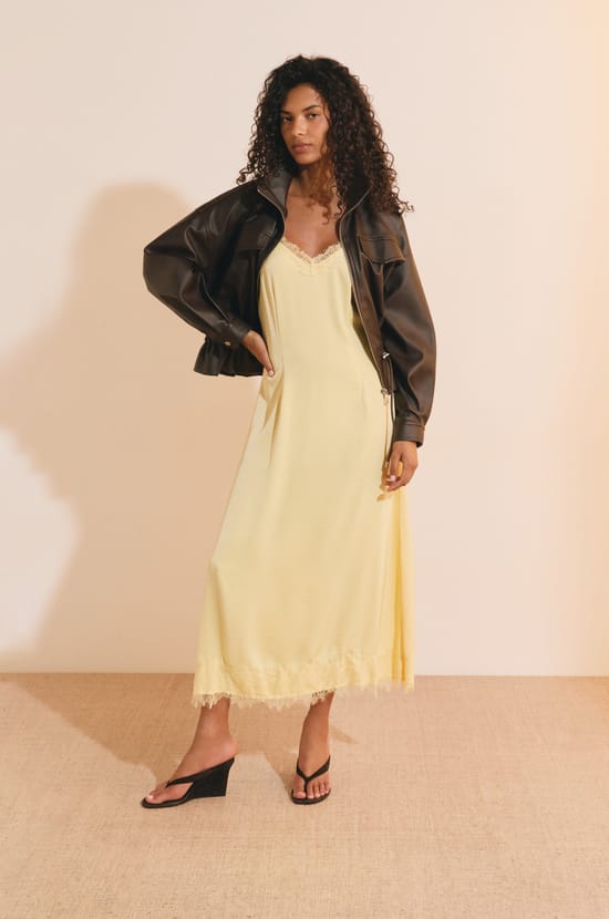 Blouson avec cordon &agrave; la taille;${refinementColor}