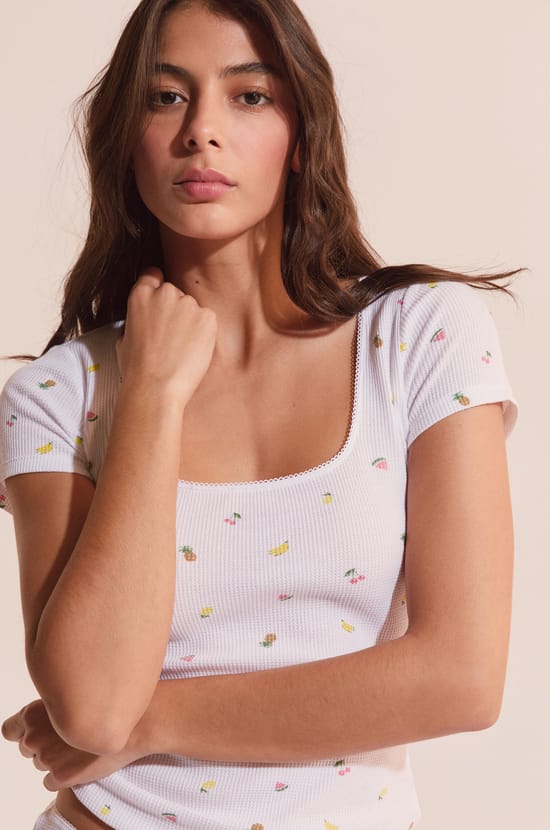 T-shirt gaufr&eacute; &agrave; motifs fruits;${refinementColor}