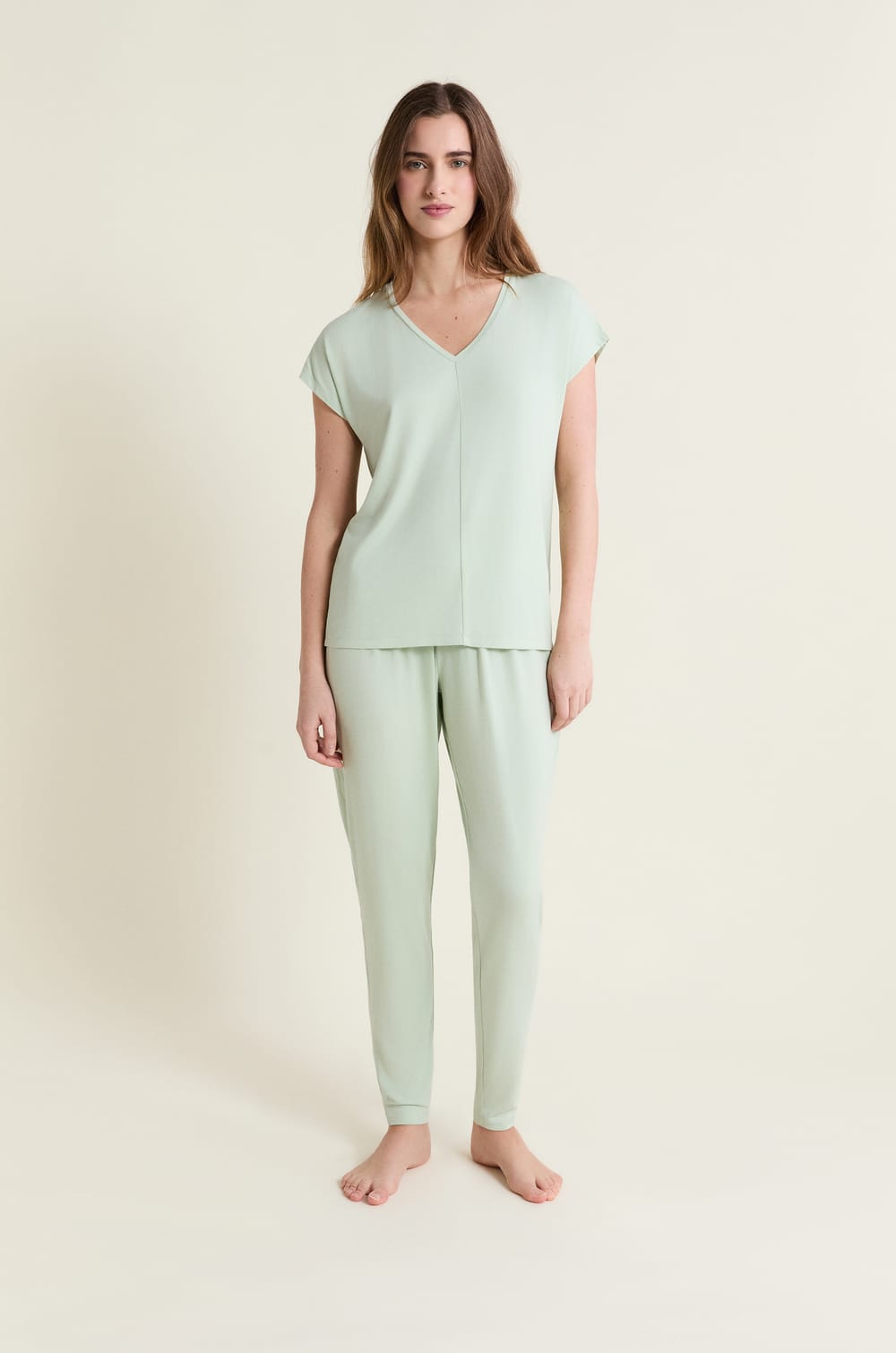 Camiseta de pijama de manga corta con cuello en V de modal;${refinementColor}