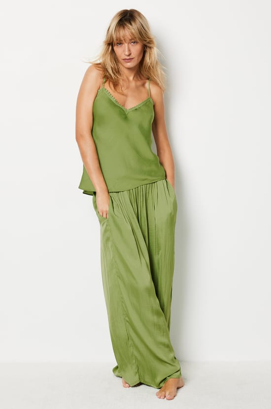 Camisole with thin straps;${refinementColor}